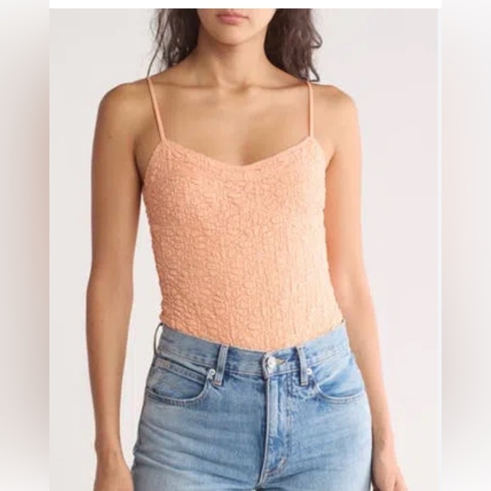 Elodie - V-NECK TEXTURED BODYSUIT IN ORANGE Size M - NWT